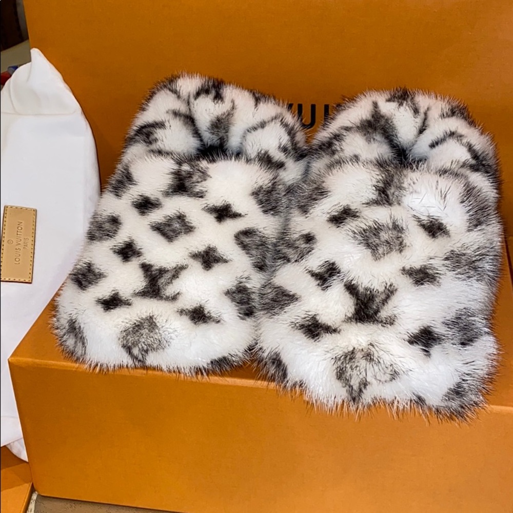 Louis Vuitton DREAMY FLAT LOAFER